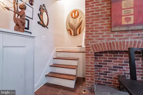 Entry Way - 523 Scott St, Baltimore, MD 21230 photo 6 of 16