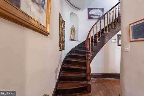 Entry Way - 523 Scott St, Baltimore, MD 21230 photo 8 of 16