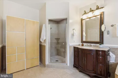 Bath - 40 Poultney St E, Baltimore, MD 21230 photo 5 of 5