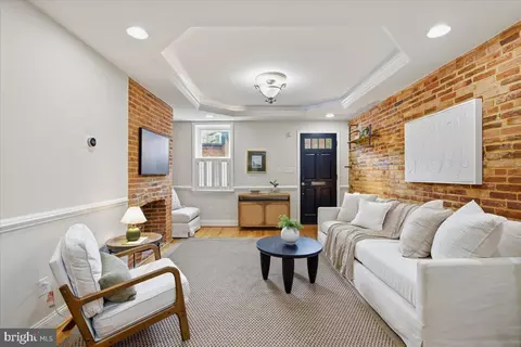 Living - 40 Poultney St E, Baltimore, MD 21230 photo 2 of 3
