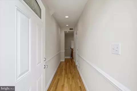Entry Way - 40 Poultney St E, Baltimore, MD 21230 photo 4 of 5