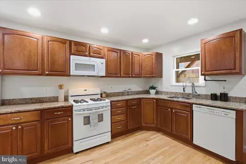 Kitchen - 40 Poultney St E, Baltimore, MD 21230 photo 1 of 3