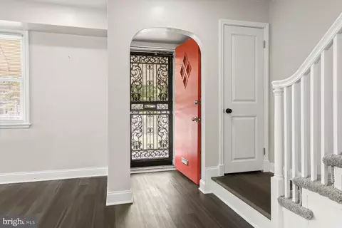 Entry Way - 3940 Penhurst Ave, Baltimore, MD 21215 photo 1 of 3