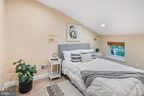 Bedroom - 417 S Regester St, Baltimore, MD 21231 photo 7 of 8