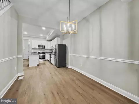Entry Way - 2129 E Federal St, Baltimore, MD 21213 photo 2 of 6
