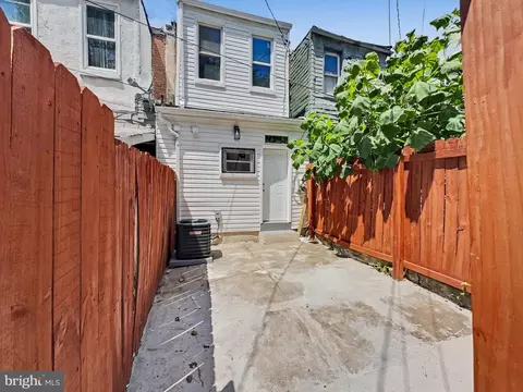 Exterior - 2129 E Federal St, Baltimore, MD 21213 photo 2 of 3