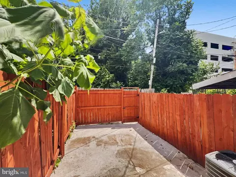 Exterior - 2129 E Federal St, Baltimore, MD 21213 photo 1 of 3