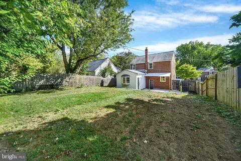 Exterior - 702 Devonshire Rd, Baltimore, MD 21229 photo 5 of 7