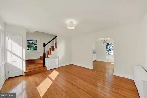 Living - 702 Devonshire Rd, Baltimore, MD 21229 photo 1 of 1