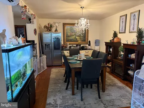 Dining - 4019 Wilkens Ave, Baltimore, MD 21229 photo 3 of 3
