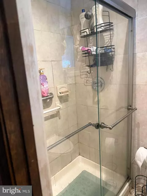 Bath - 4019 Wilkens Ave, Baltimore, MD 21229 photo 1 of 2