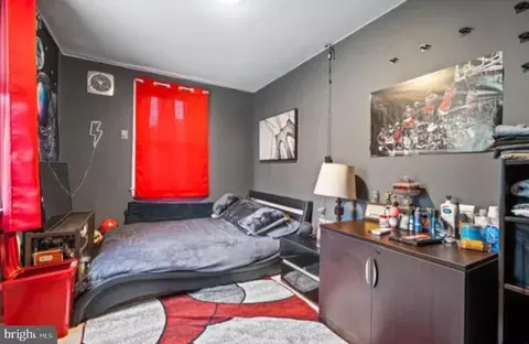 Bedroom - 4019 Wilkens Ave, Baltimore, MD 21229 photo 5 of 7