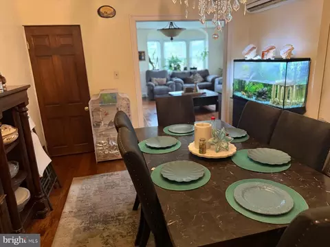Dining - 4019 Wilkens Ave, Baltimore, MD 21229 photo 2 of 3