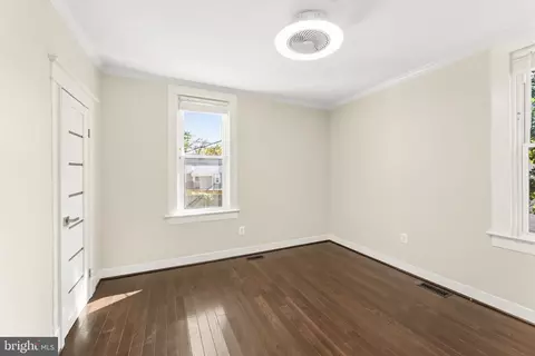 Bedroom - 2913 Oakhill Ave, Baltimore, MD 21207 photo 2 of 2