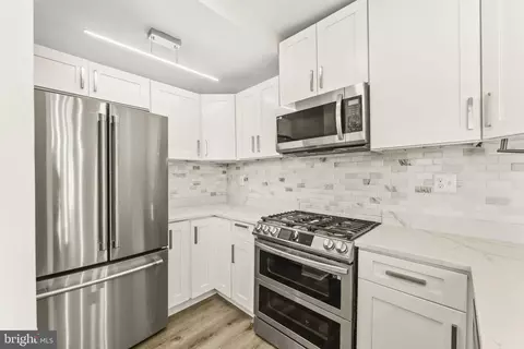 Kitchen - 2913 Oakhill Ave, Baltimore, MD 21207 photo 3 of 3