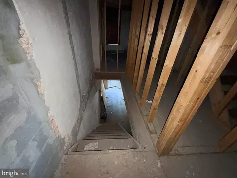 Entry Way - 1909 Frederick Ave, Baltimore, MD 21223 photo 5 of 16