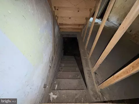 Entry Way - 1909 Frederick Ave, Baltimore, MD 21223 photo 4 of 16