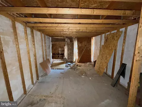 Entry Way - 1909 Frederick Ave, Baltimore, MD 21223 photo 10 of 16