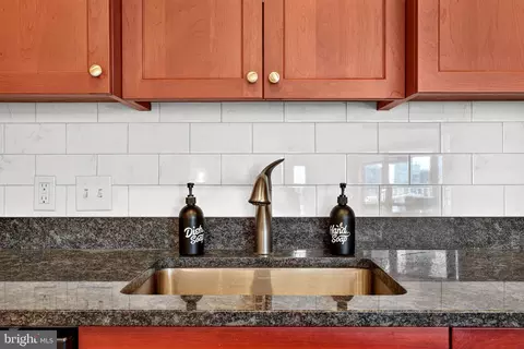 Kitchen - 100 Harborview Dr #611, Baltimore, MD 21230 photo 3 of 5