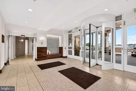 Entry Way - 100 Harborview Dr #611, Baltimore, MD 21230 photo 2 of 2