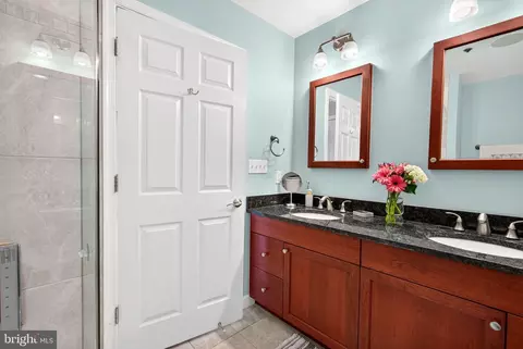Bath - 100 Harborview Dr #611, Baltimore, MD 21230 photo 1 of 3