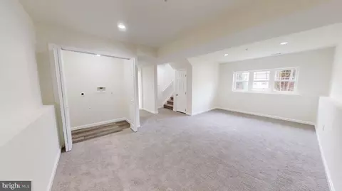 Entry Way - 3414 Hamilton Ave, Baltimore, MD 21214 photo 6 of 9