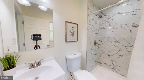 Bath - 3414 Hamilton Ave, Baltimore, MD 21214 photo 1 of 2