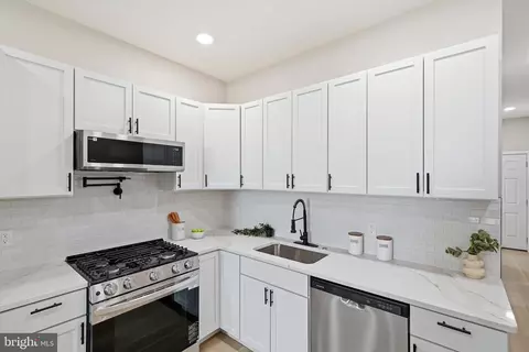 Kitchen - 4919 Eastern Ave, Baltimore, MD 21224 photo 1 of 1