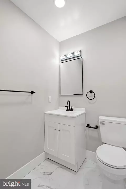 Bath - 4919 Eastern Ave, Baltimore, MD 21224 photo 4 of 5