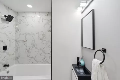Bath - 4919 Eastern Ave, Baltimore, MD 21224 photo 1 of 5