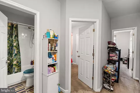 Entry Way - 307 N Monastery Ave, Baltimore, MD 21229 photo 5 of 7