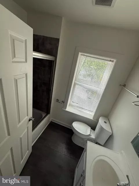 Bath - 1116 Harlem, Baltimore, MD 21217 photo 1 of 2