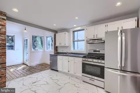 Entry Way - 109 S Stricker St, Baltimore, MD 21223 photo 2 of 6