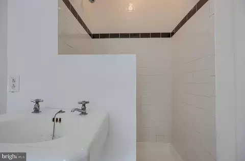Bath - 109 S Stricker St, Baltimore, MD 21223 photo 4 of 5