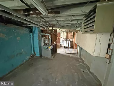 Entry Way - 4205 Moravia Rd, Baltimore, MD 21206 photo 2 of 2