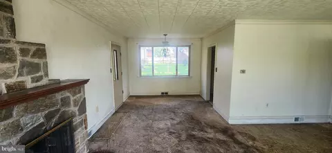 Living - 4122 Belle Ave, Baltimore, MD 21215 photo 3 of 3