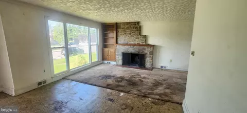 Living - 4122 Belle Ave, Baltimore, MD 21215 photo 1 of 3