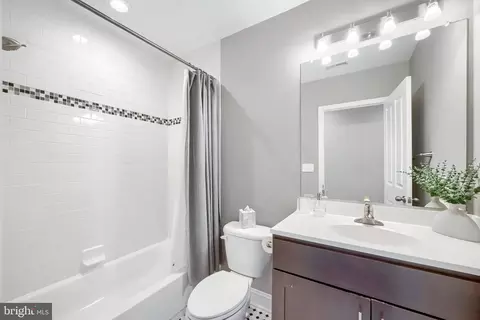 Bath - 1016 Mcdonogh St, Baltimore, MD 21205 photo 2 of 3