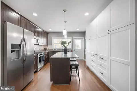 Entry Way - 1016 Mcdonogh St, Baltimore, MD 21205 photo 5 of 9