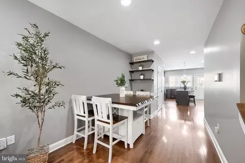 Entry Way - 1016 Mcdonogh St, Baltimore, MD 21205 photo 4 of 9