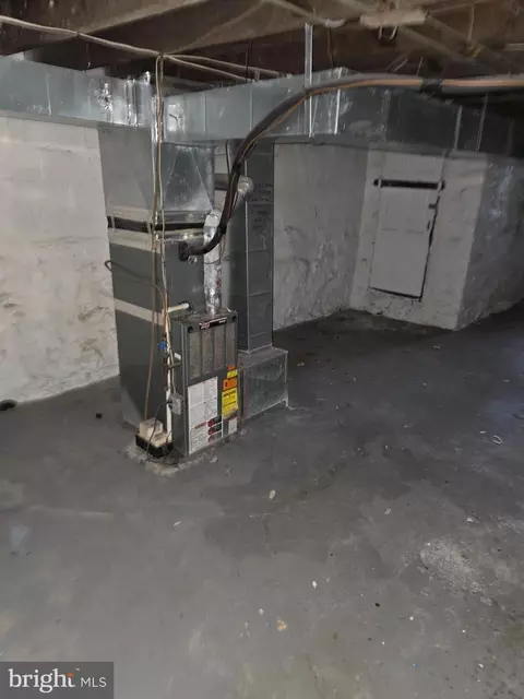 Entry Way - 3 S Monastery Ave, Baltimore, MD 21229 photo 3 of 3