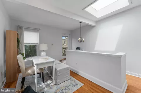 Entry Way - 1034 Olive St, Baltimore, MD 21230 photo 5 of 8