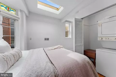 Bedroom - 1034 Olive St, Baltimore, MD 21230 photo 2 of 2