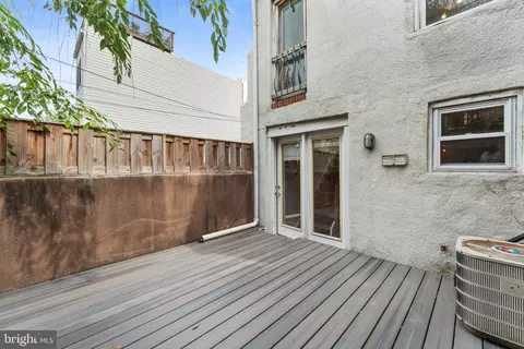 Exterior - 1034 Olive St, Baltimore, MD 21230 photo 2 of 4