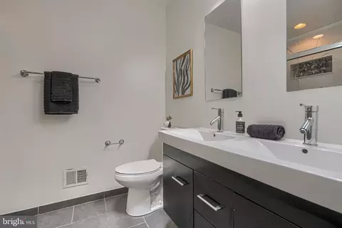 Bath - 138 S Clinton St, Baltimore, MD 21224 photo 5 of 9