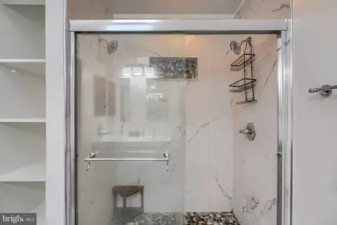 Bath - 138 S Clinton St, Baltimore, MD 21224 photo 6 of 9