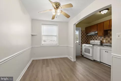 Entry Way - 6320 Brown Ave, Baltimore, MD 21224 photo 2 of 4