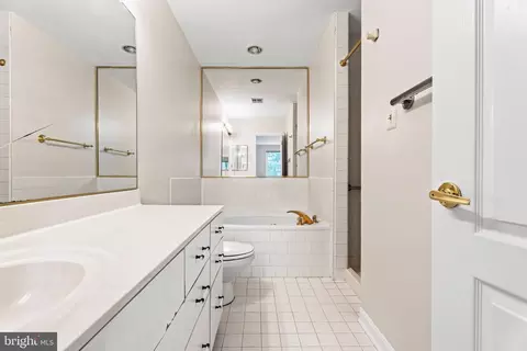 Bath - 617 Stoney Spg, Baltimore, MD 21210 photo 1 of 3