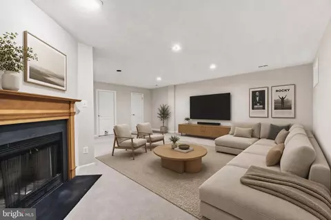 Living - 617 Stoney Spg, Baltimore, MD 21210 photo 5 of 5