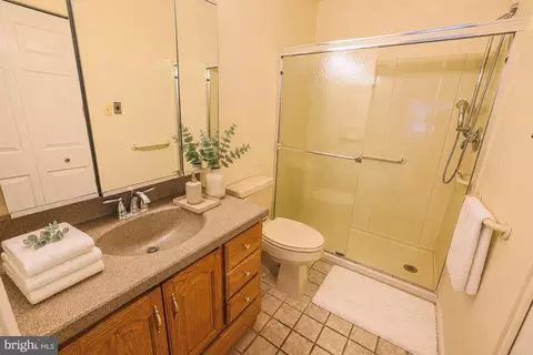 Bath - 6300 Red Cedar Pl #209, Baltimore, MD 21209 photo 1 of 3